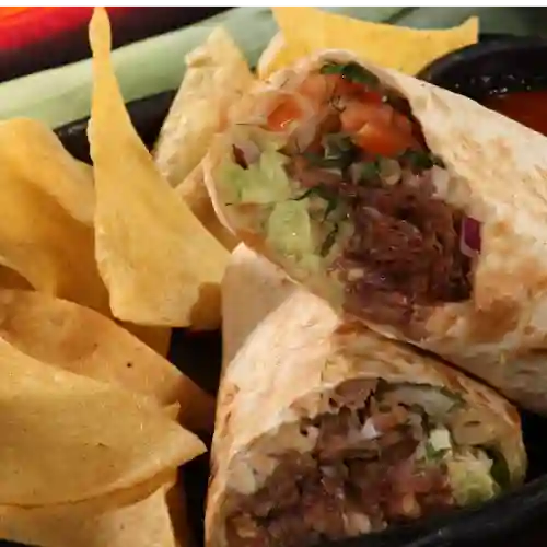 Burrito de Cerdo al Pastor + Totopos + Bebida