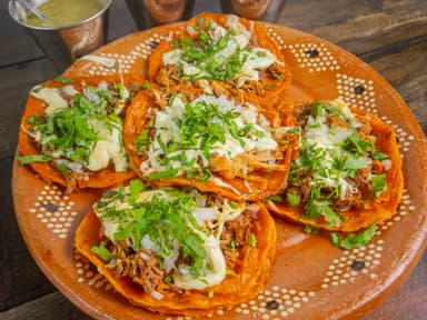 Combo-Tacos De Birria Con Queso