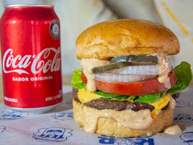 Combo Hamburguesa La Nuestra