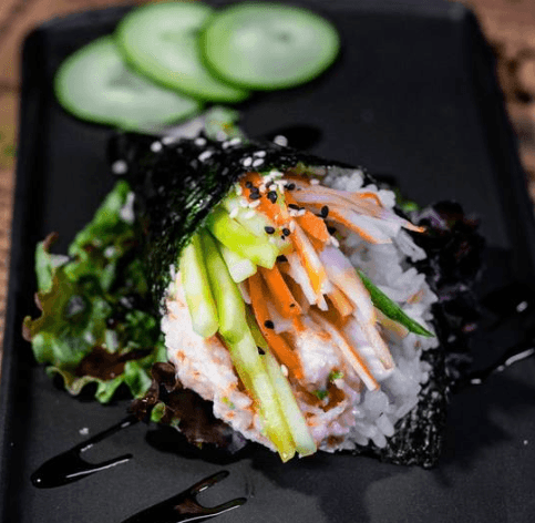 Temaki de Cangrejo y Tampico