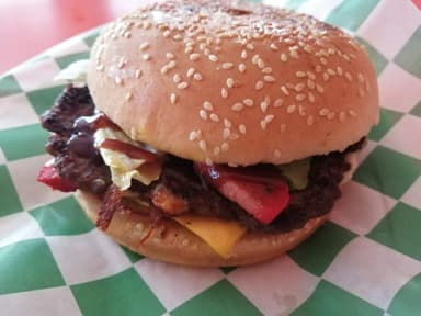 Hamburguesa de Res Sencilla