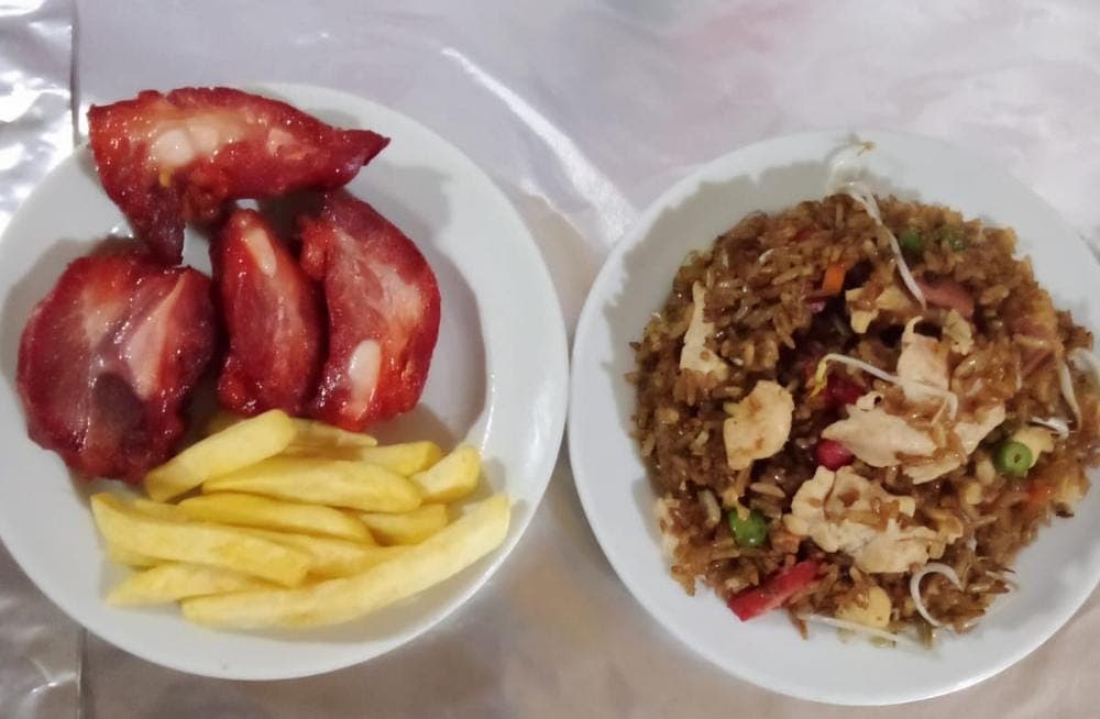 Personal Arroz Chino con Costilla y Papa