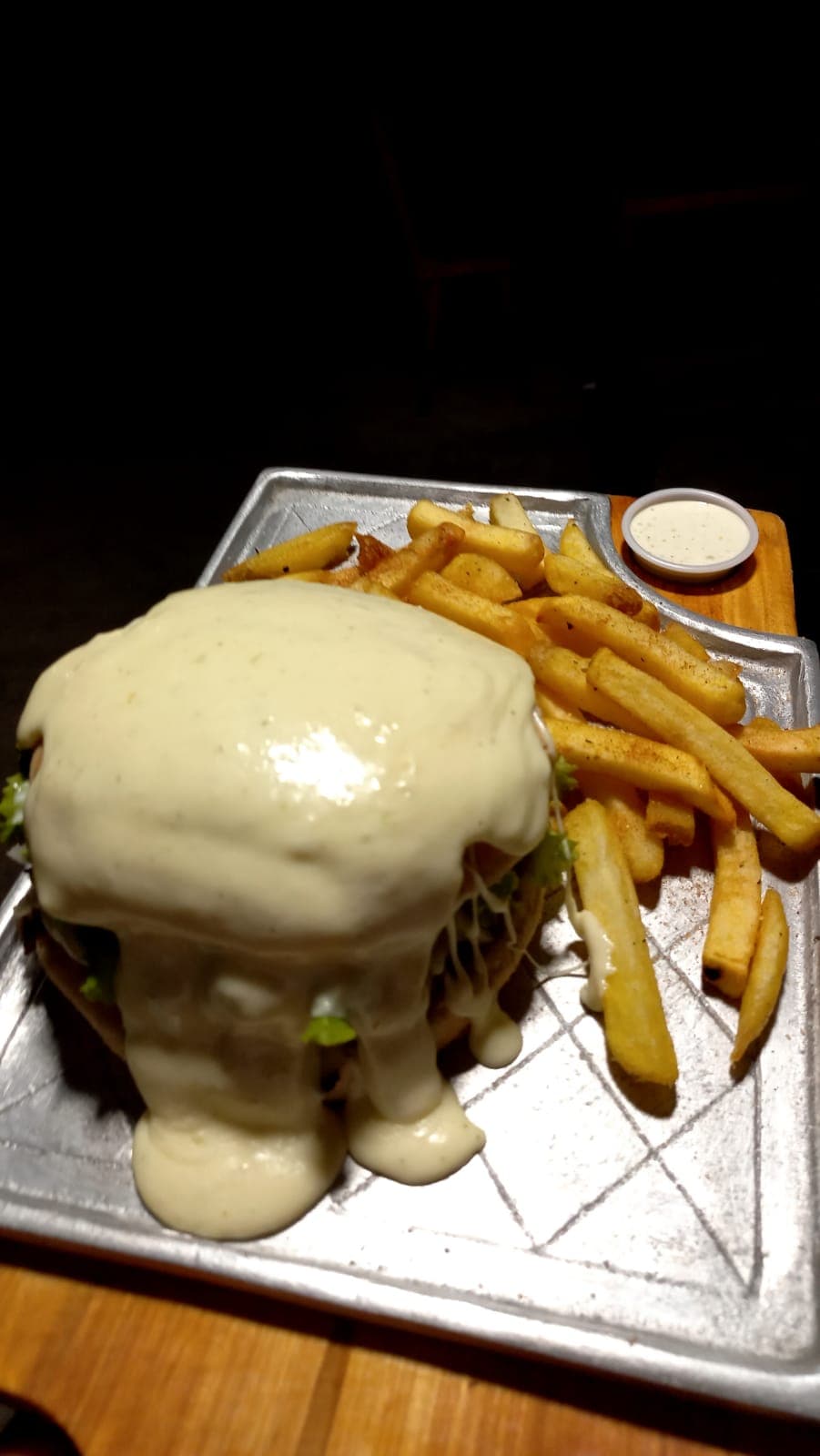 Hamburguesa Burger de Clásica Gratinada + Papas