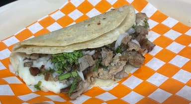 Quesataco con Asada