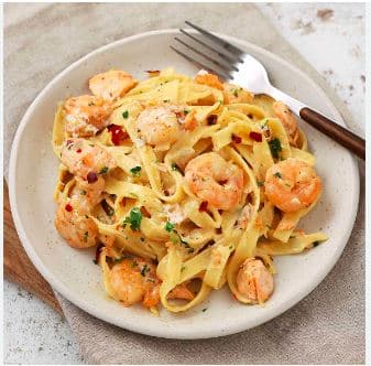Fetuccini con Jamón y Pollo