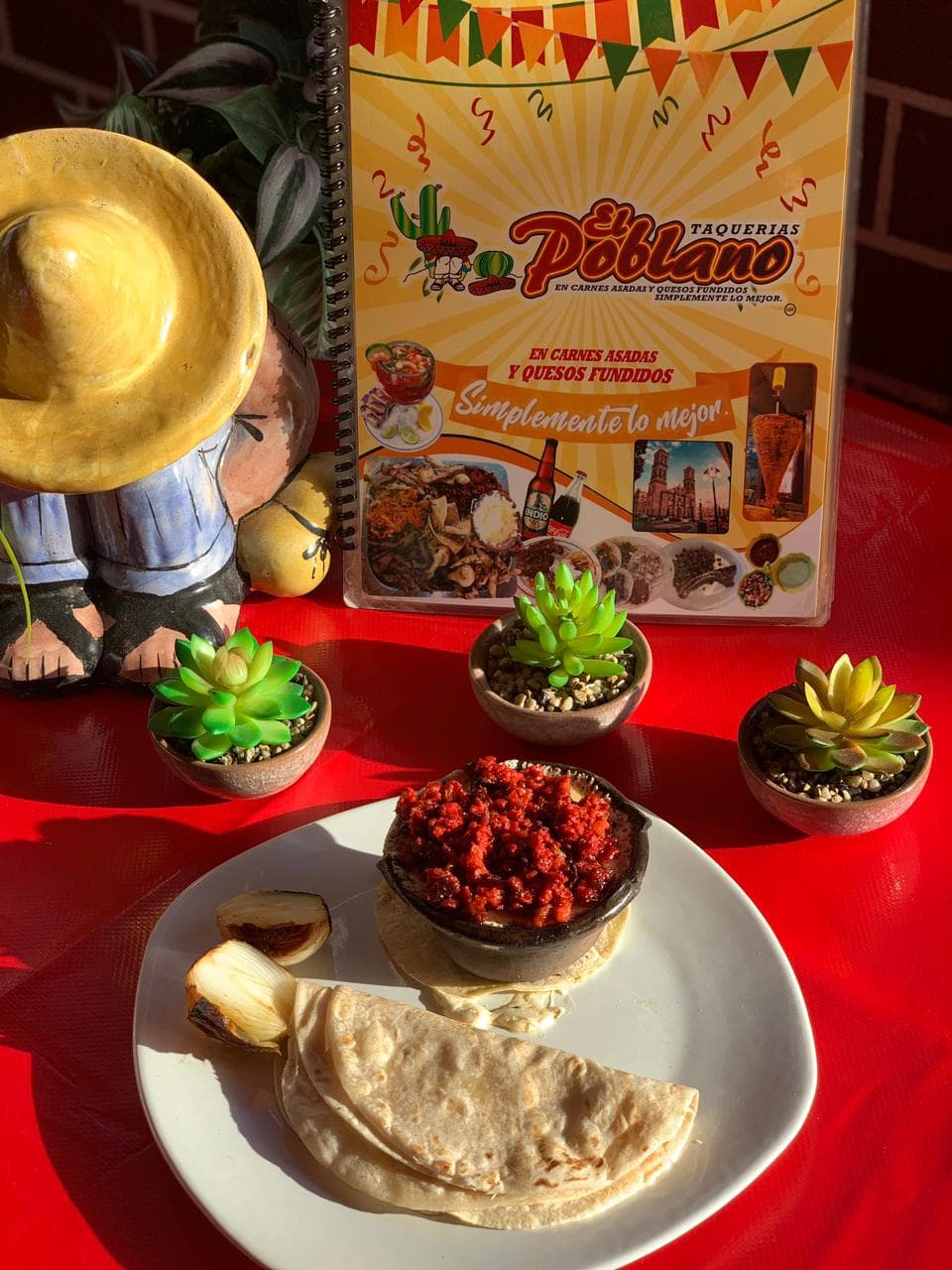 Queso fundido con chorizo