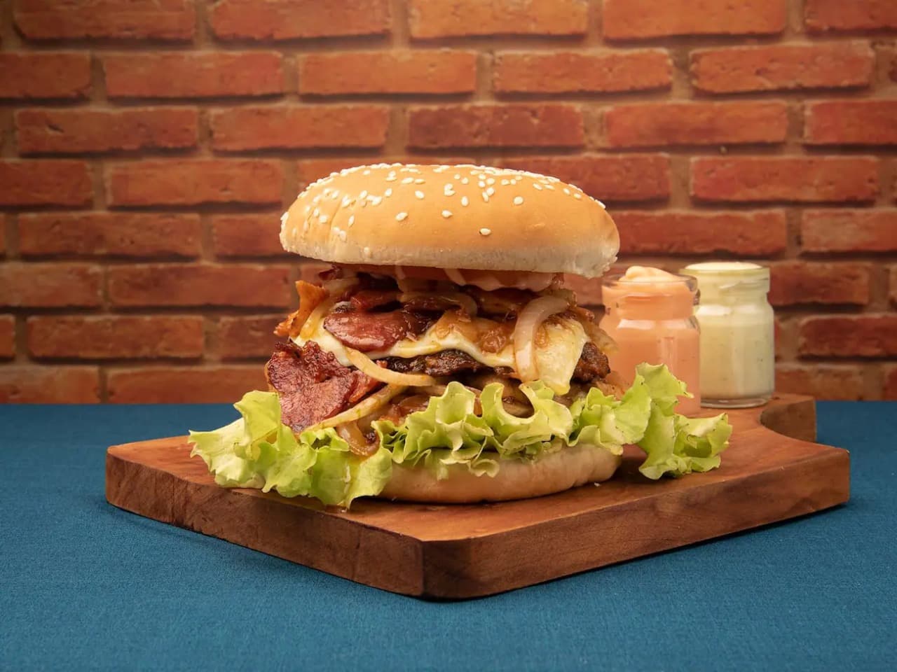 1 Hamburguesa Especial + Gaseosa 250 + Platanitos