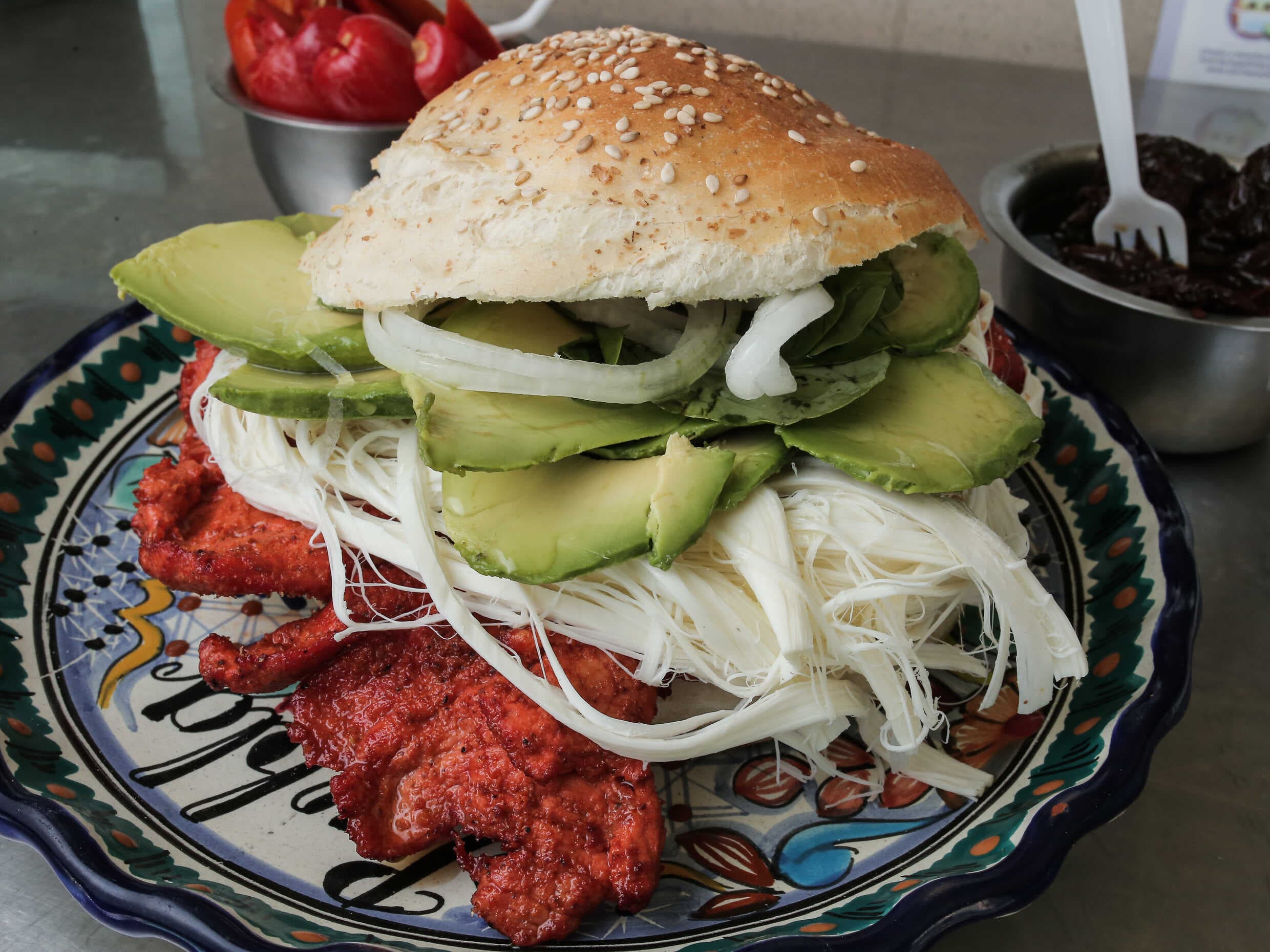 Cemita de Carne Enchilada