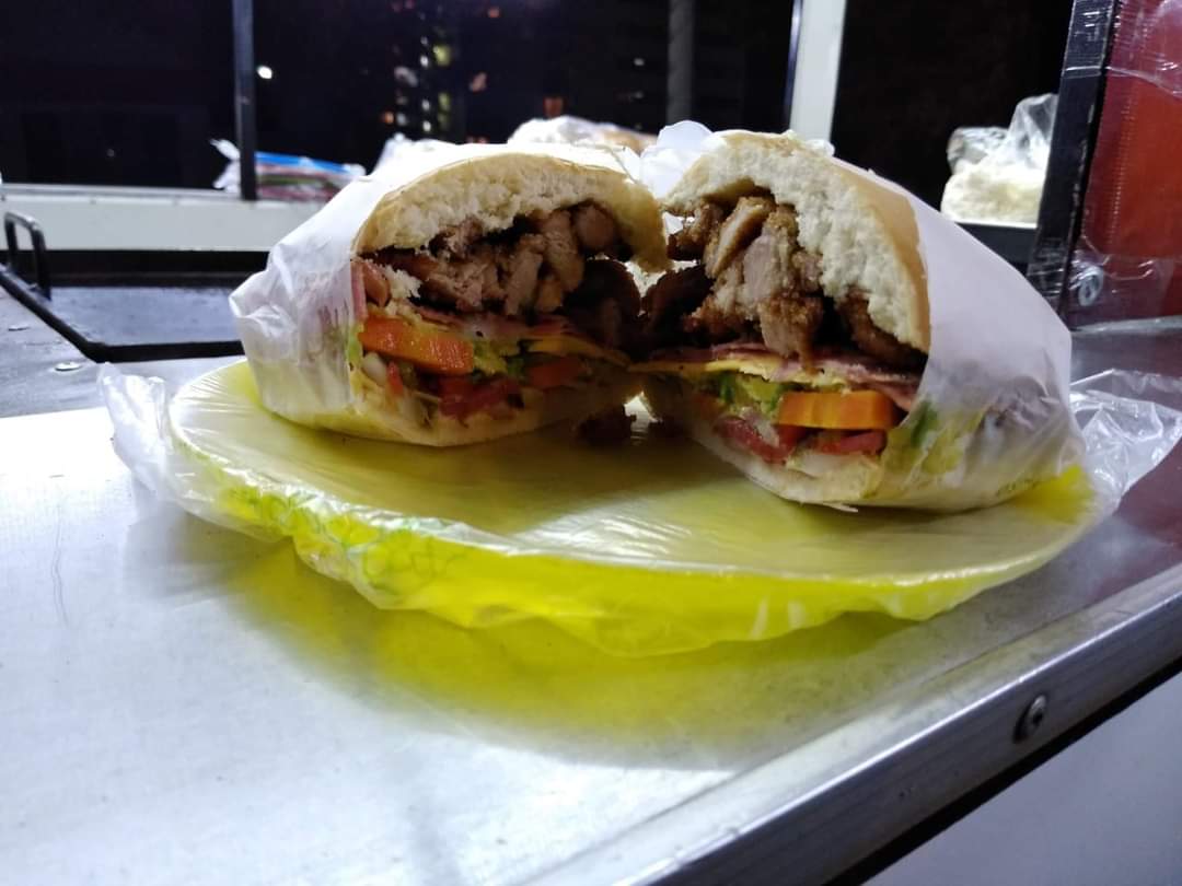 Torta con Hawaiana