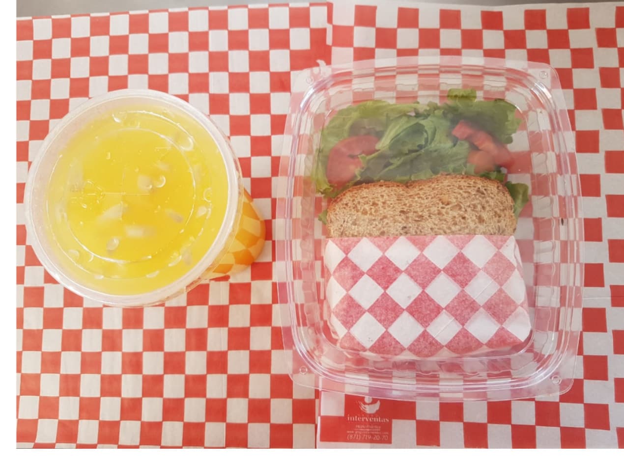COMBOJugo más Sándwich