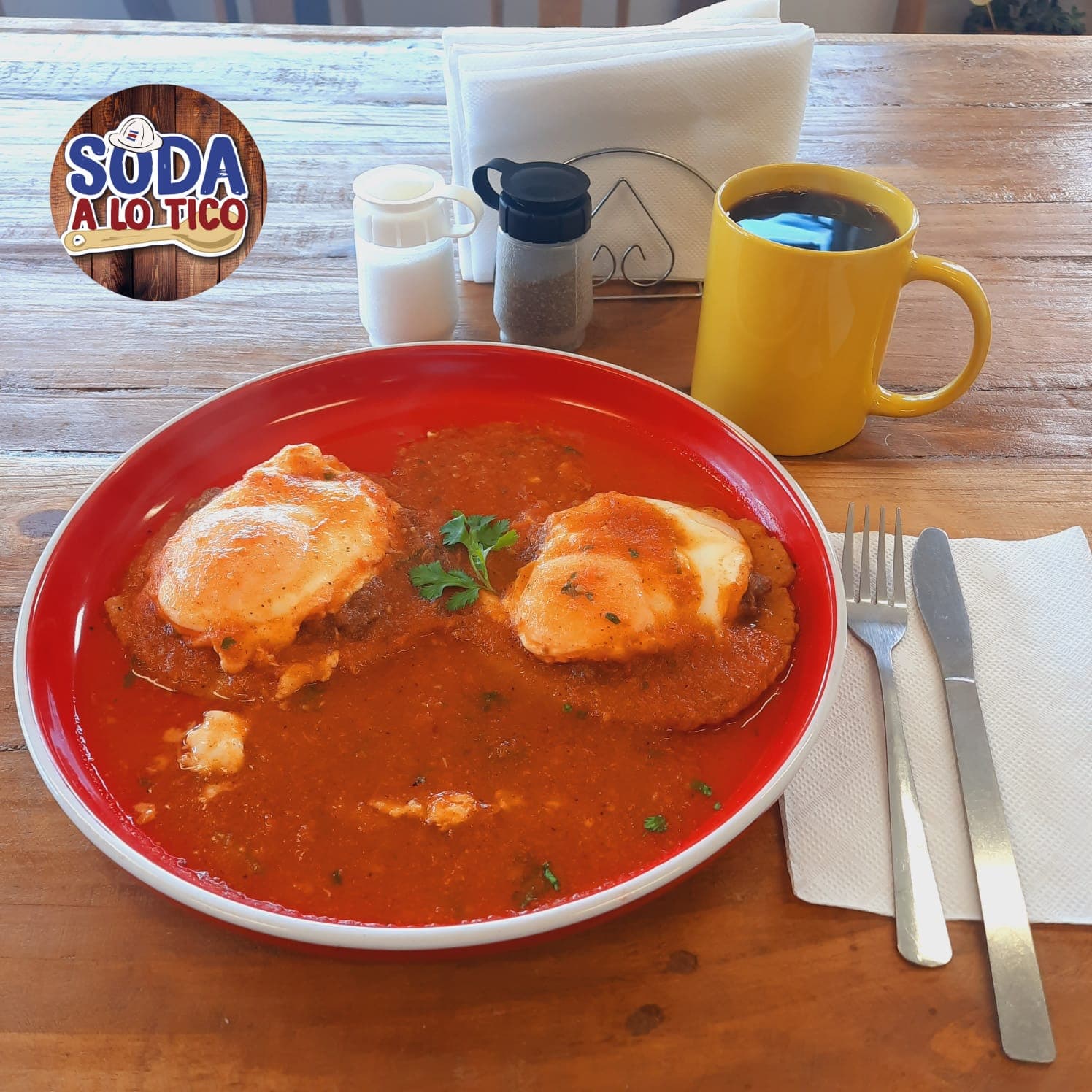 HUEVOS RANCHEROS CON CAFE