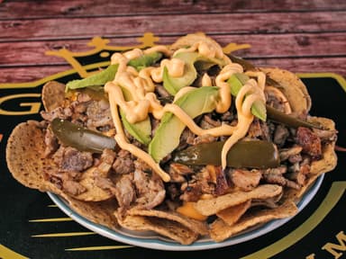 Nachos con Carne Árabe o Pastor