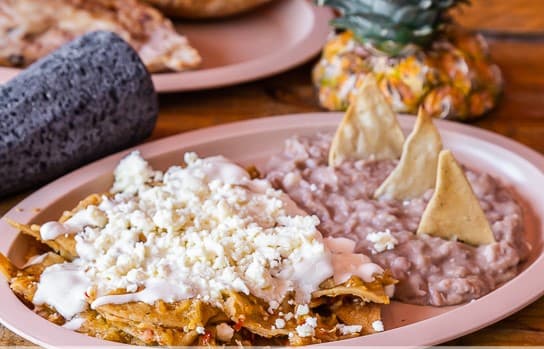 Chilaquiles Con Asada + Peñafiel 355ml.