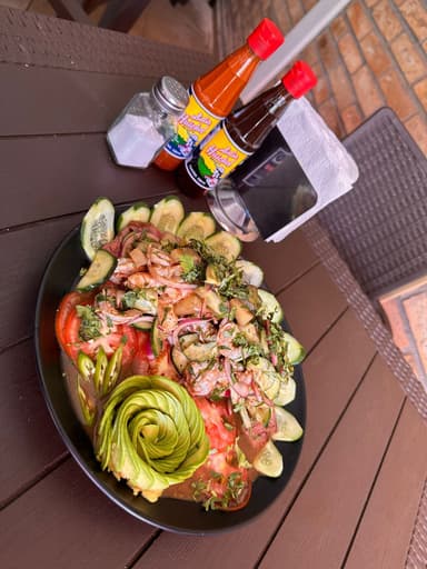 Aguachile Mar y Tierra