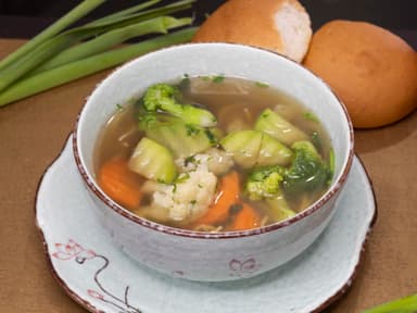 Sopa con Verduras y Olores