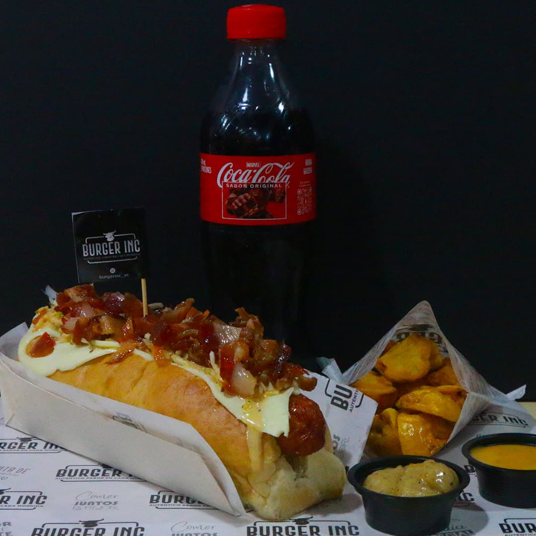 Perro Ranchero Queso Tocineta + Papas+ Bebida