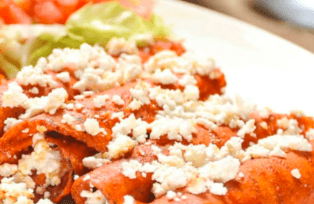 Enchiladas Potosinas C/Chuleta de Cerdo