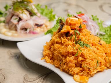 Ceviche más Arroz con Mariscos