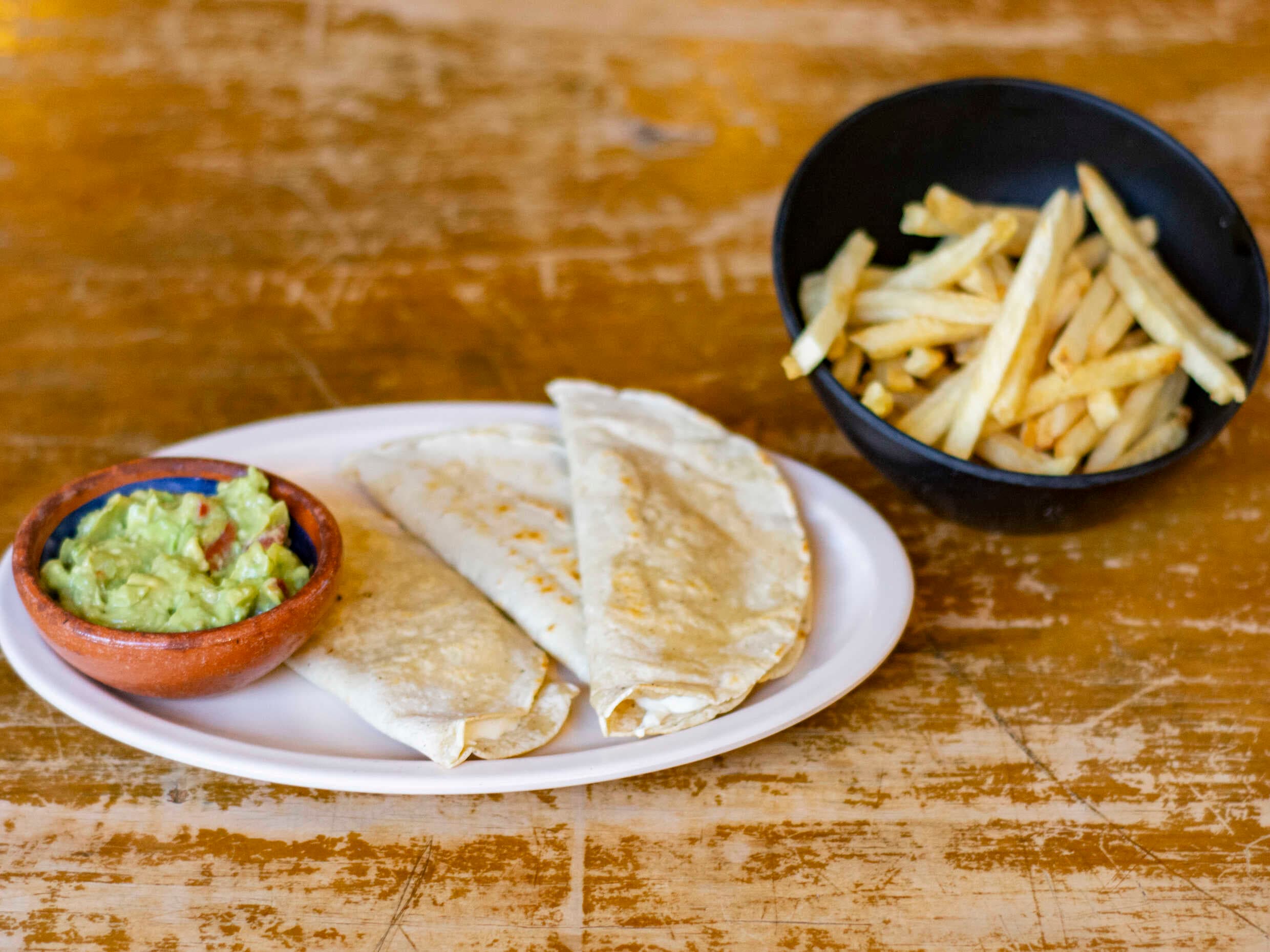 Orden de Quesadillas con Guacamole