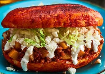 Pambazo de Guiso Queka's