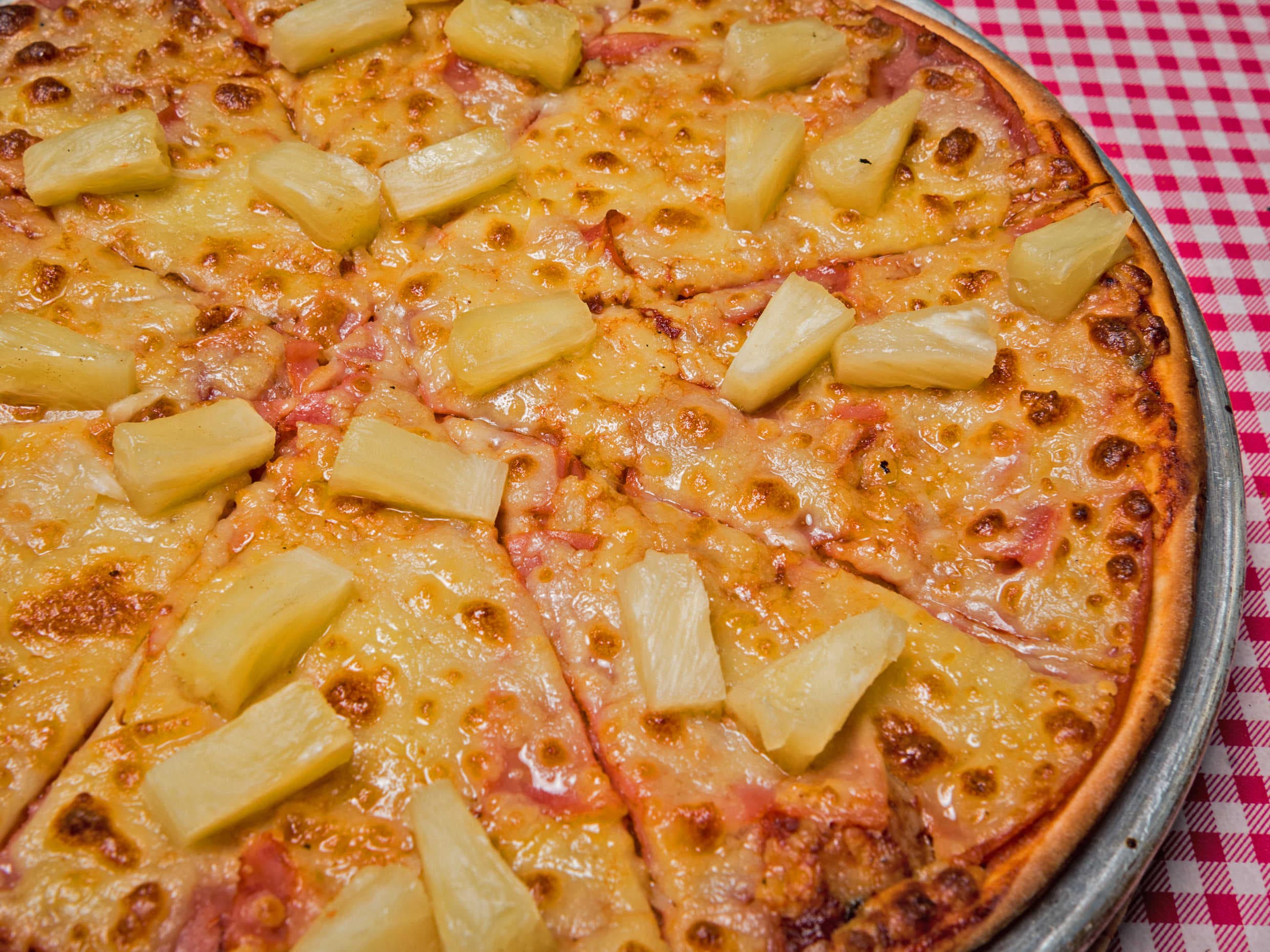 Pizza Hawaiana.