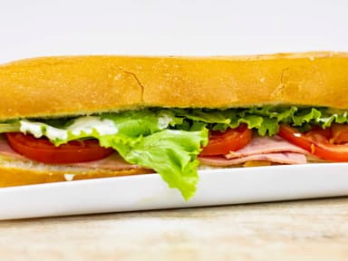 Sándwich Q Bano Jamón y Pollo