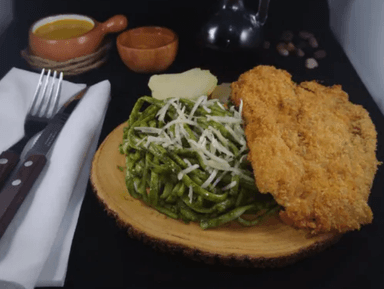 Tallarines Verdes con Milanesa + Entrada + Bebida