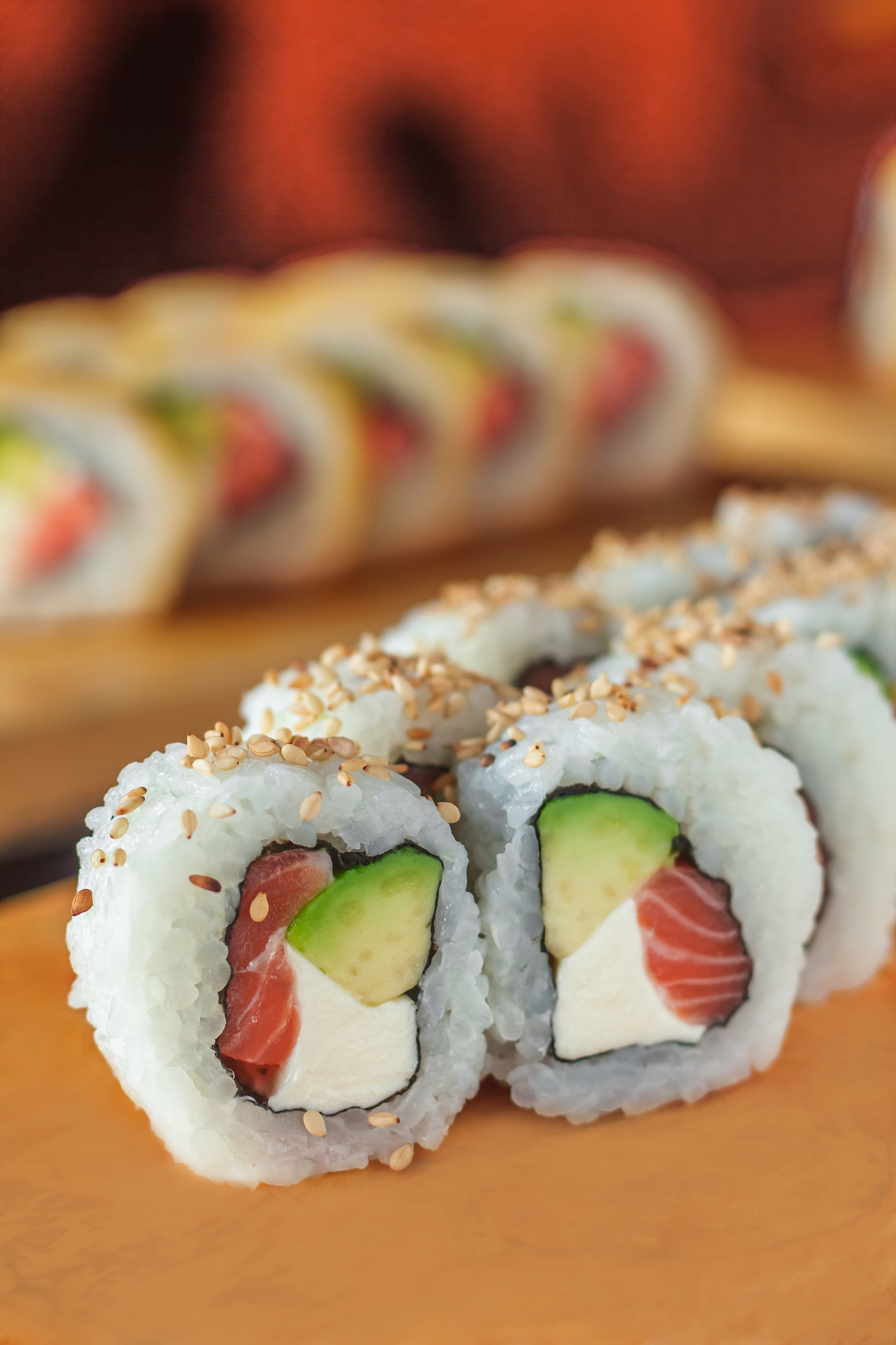 60 Makis