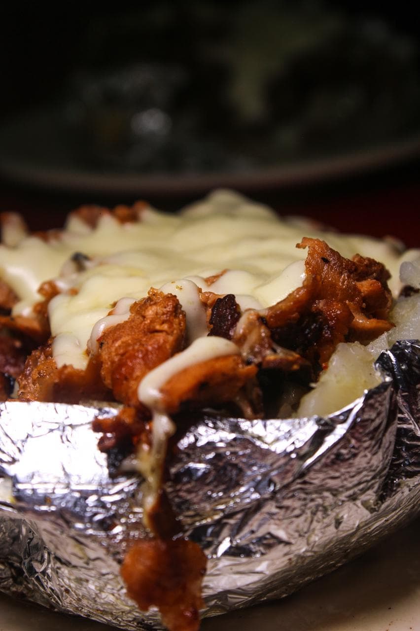 Papa con Pastor y Queso