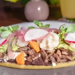 Huarache de Cecina