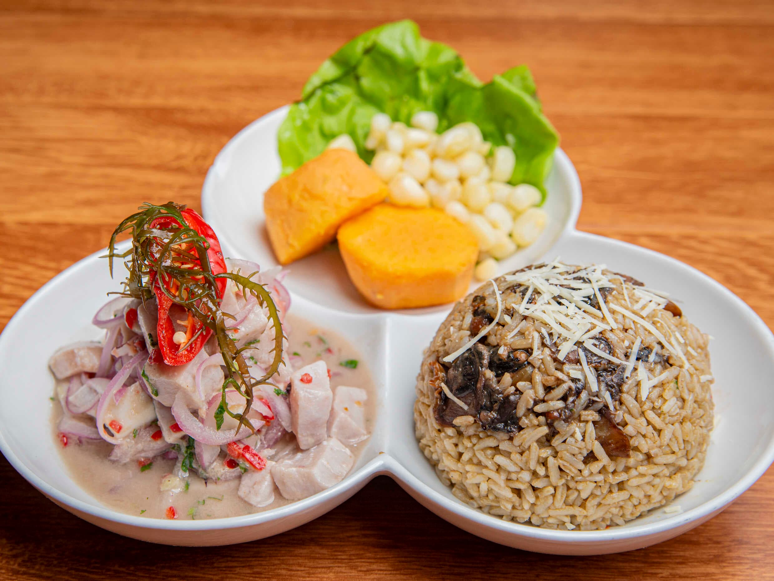 Ceviche y Arroz con Conchas Negras
