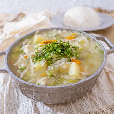 Sopita de Fideos con Pollo