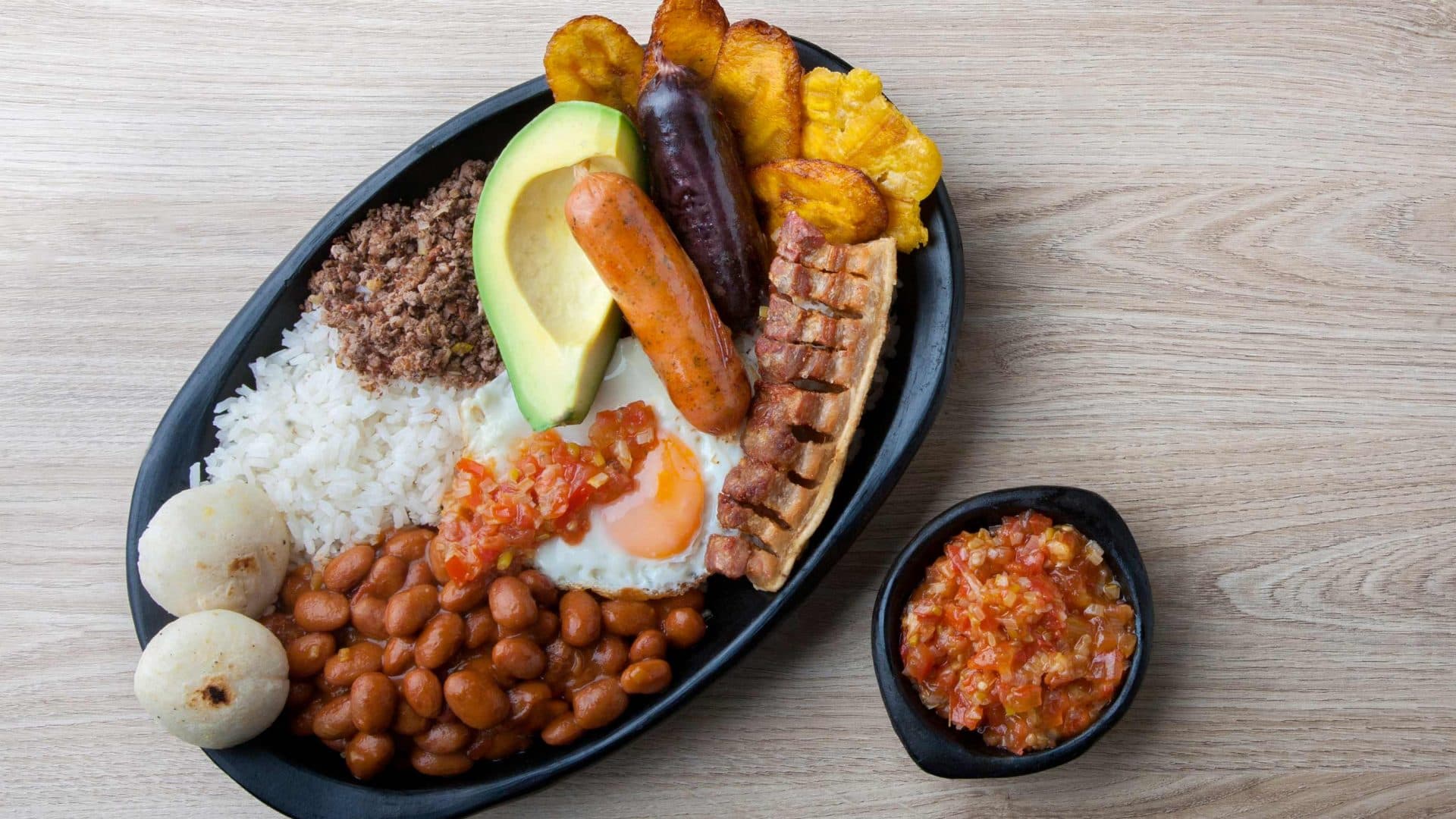 La Gran Bandeja Paisa
