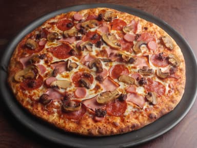 3 PIZZAS PARA GRADUACIÓN