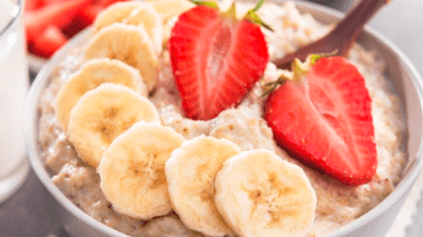 Avena con Plátano y Frutos Rojos