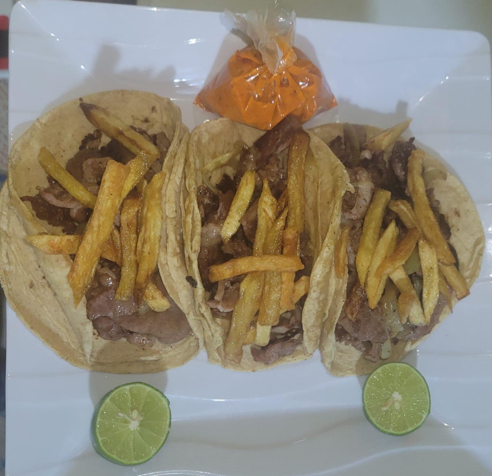 Taco de Bistec con Papas ala Francesa