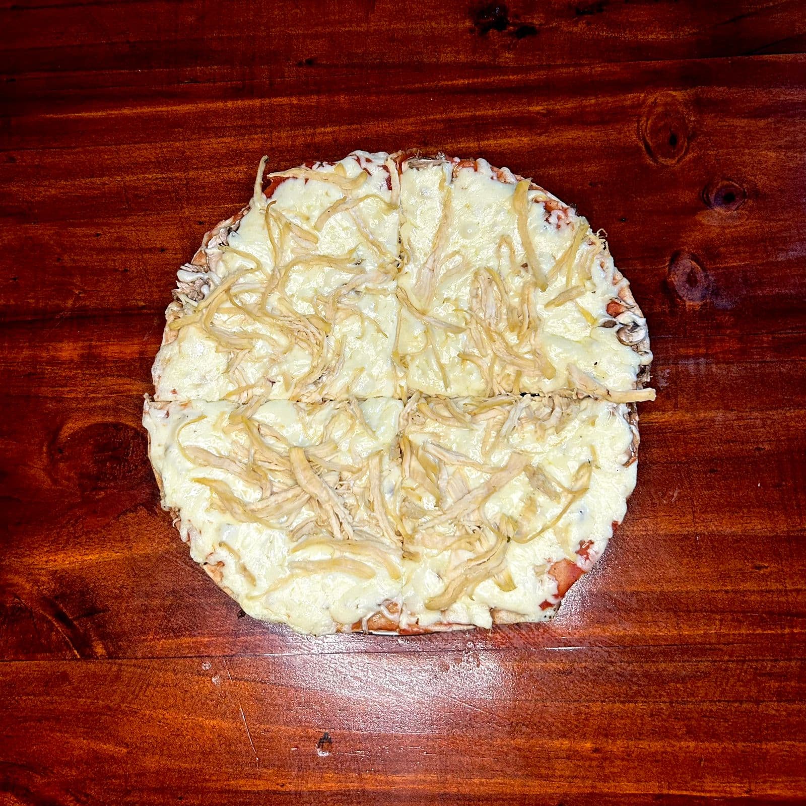 Pizza Champiñón con Pollo Pequeña 4 Porciones