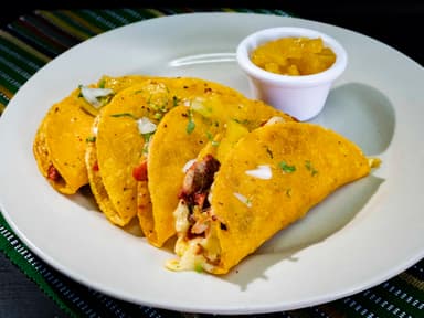 Tacos Chidos + Bebida del día