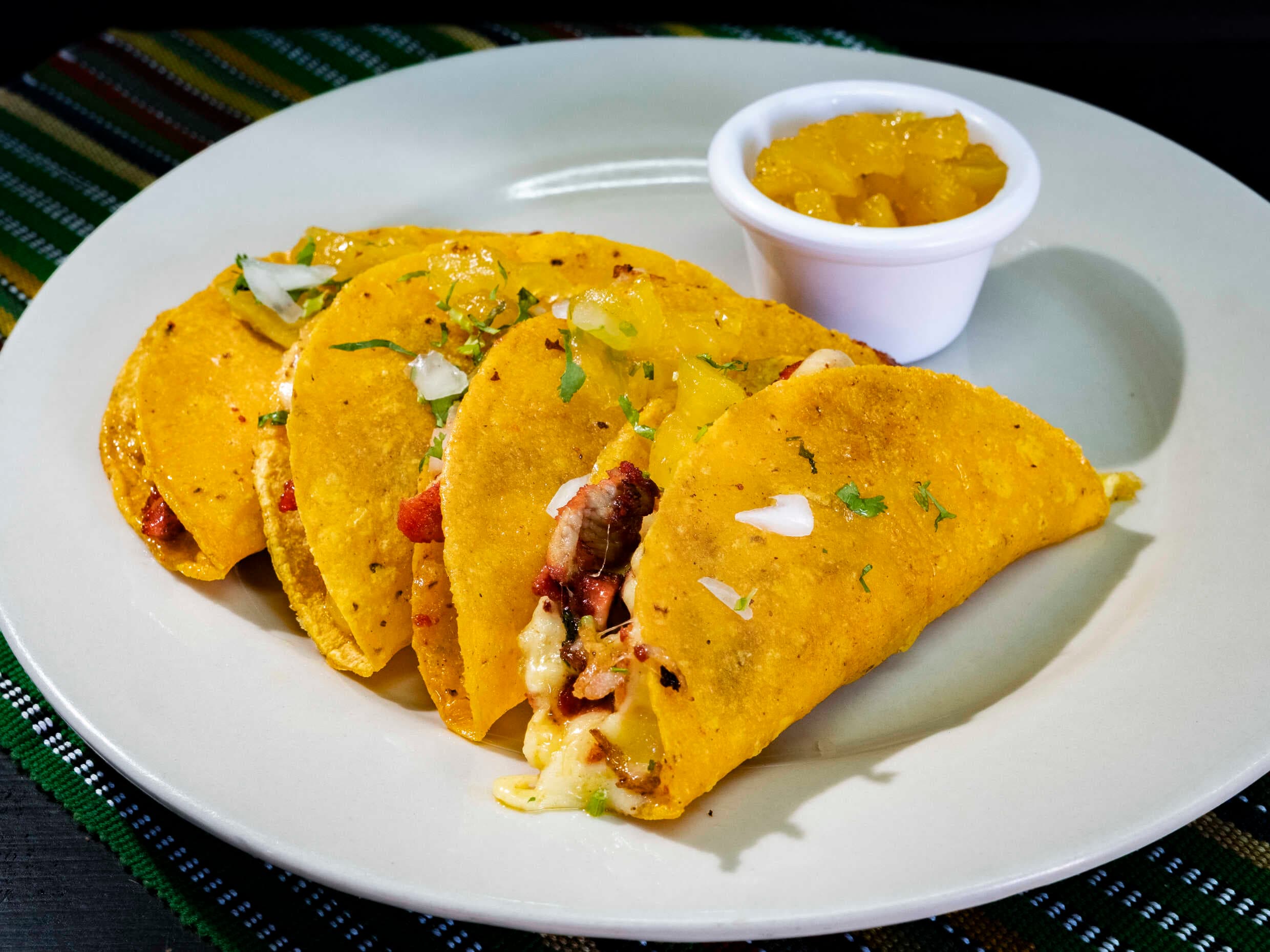 Tacos Chidos + Bebida del día
