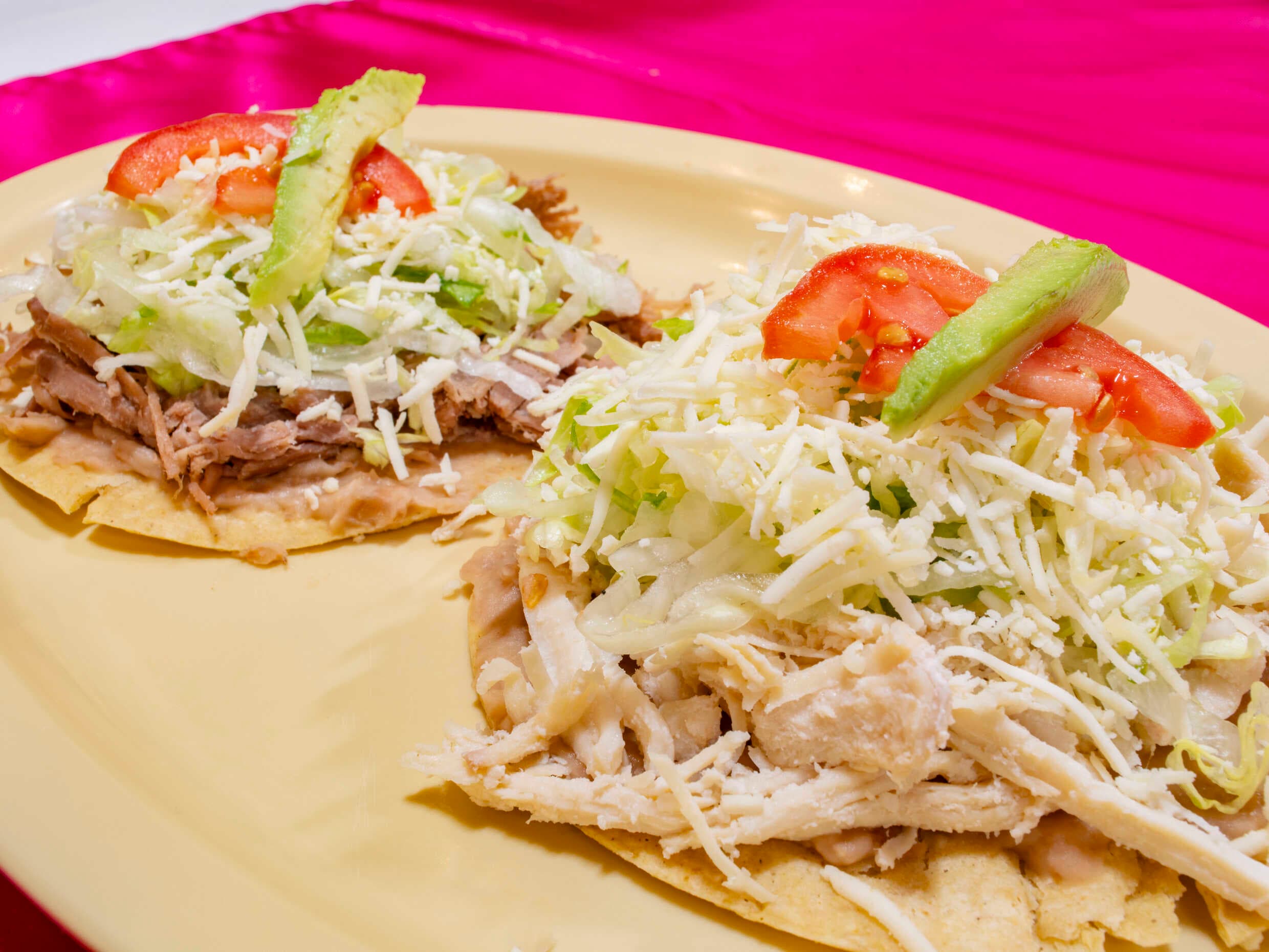 Tostada de Deshebrada