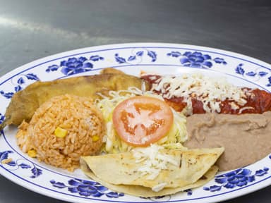 COMBO 2 Ordenes de Enchiladas Rojas + 2 Bebidas
