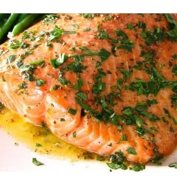 Salmón Al Ajillo