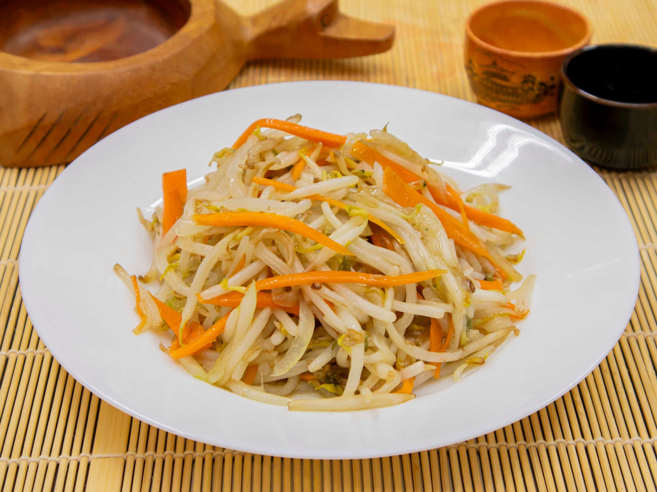 Con Pollo (Grande) 鸡肉芽菜大