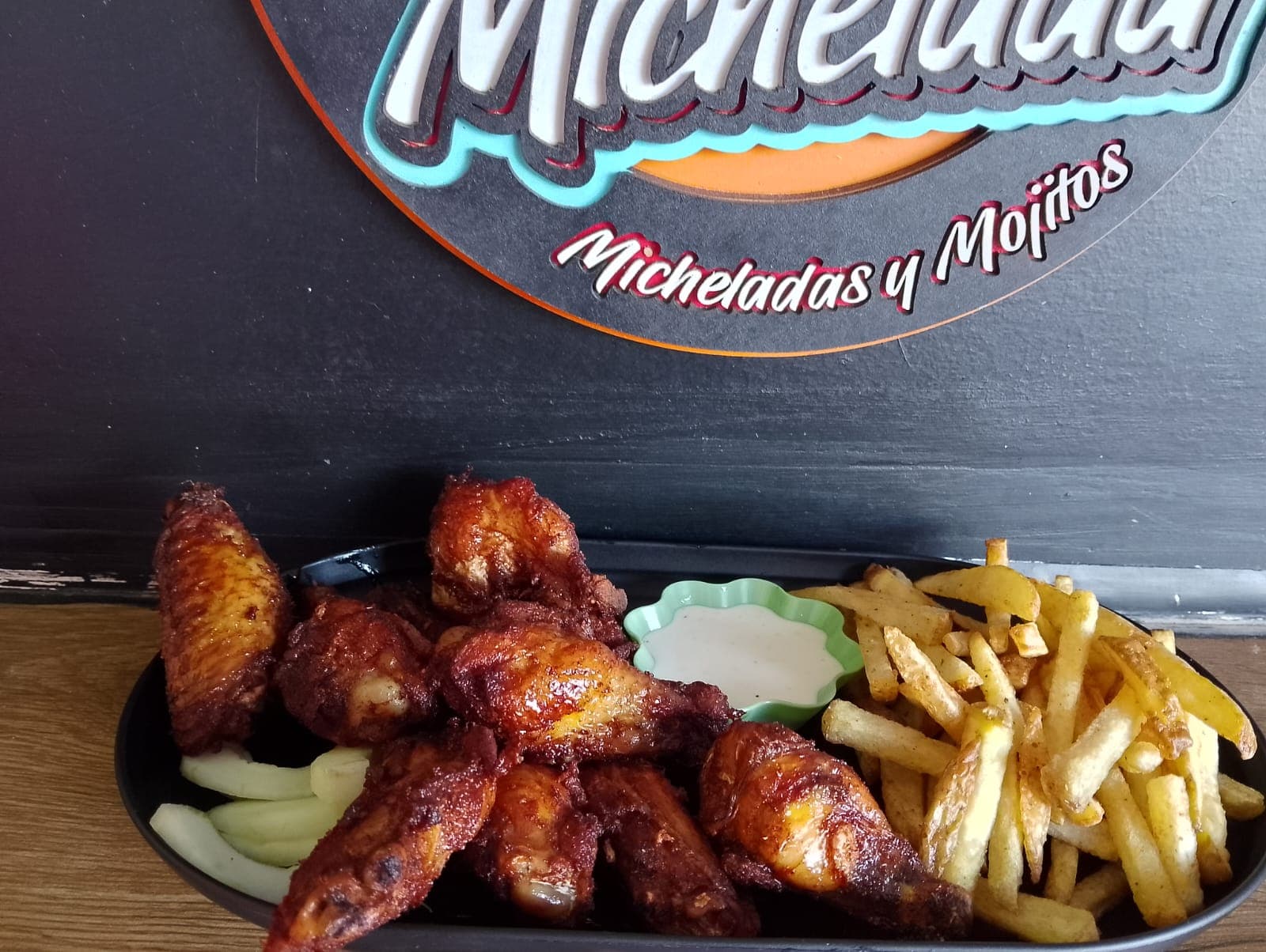Alitas más Papas