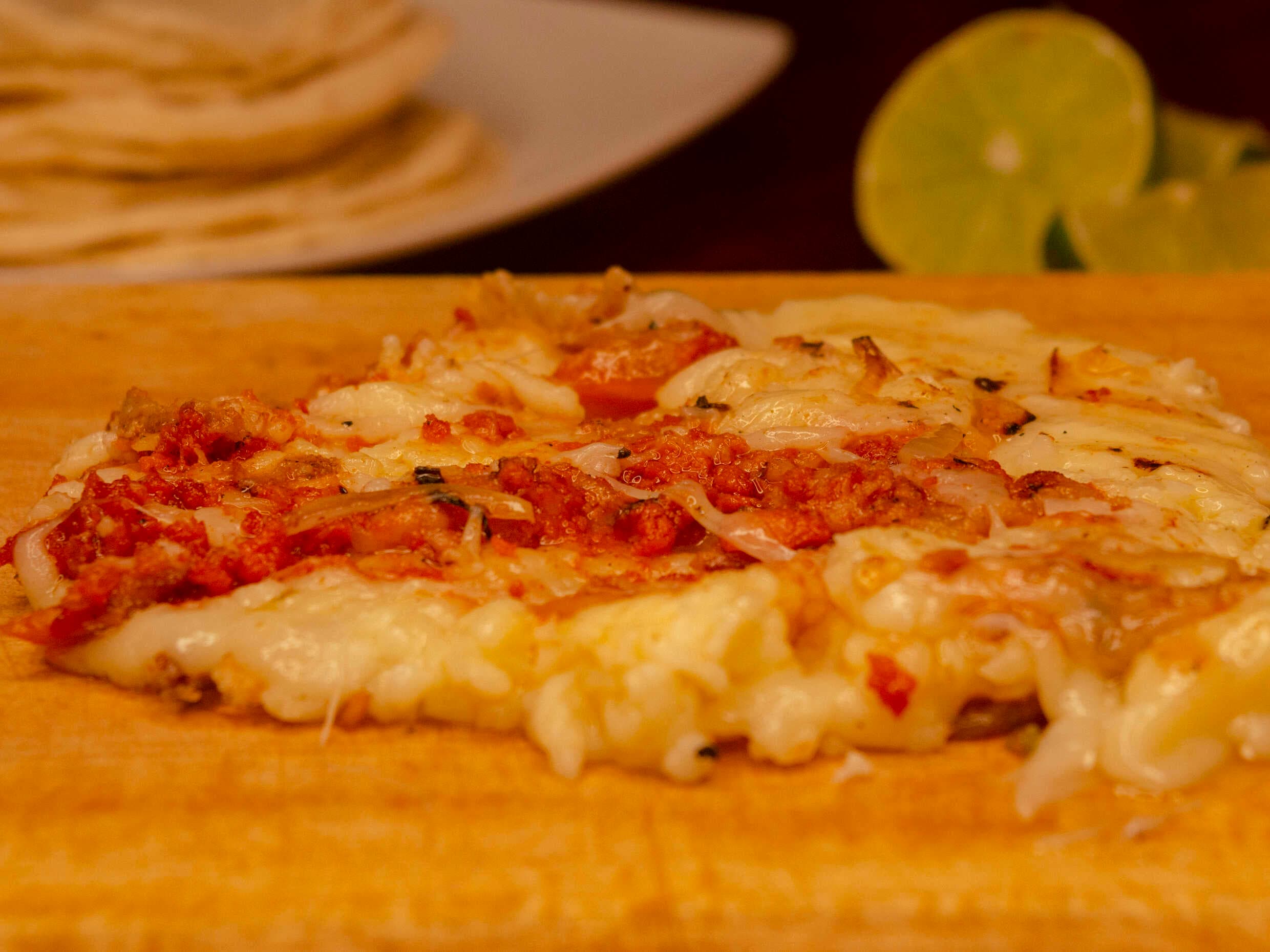 Queso Fundido con Chorizo