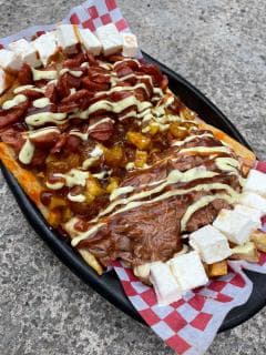 Salchipapa Pulled pork