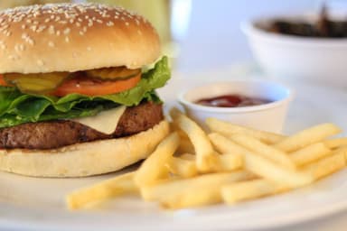 Combo Burger Especial + Papas + Refresco