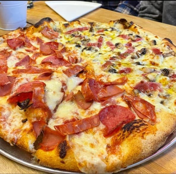 Pizza por MItades 🍕