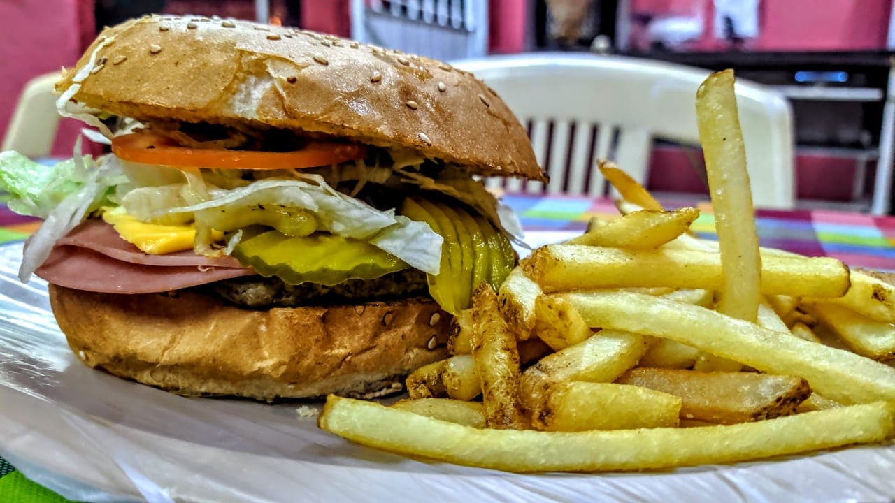 Hamburguesa con Jamón y Queso