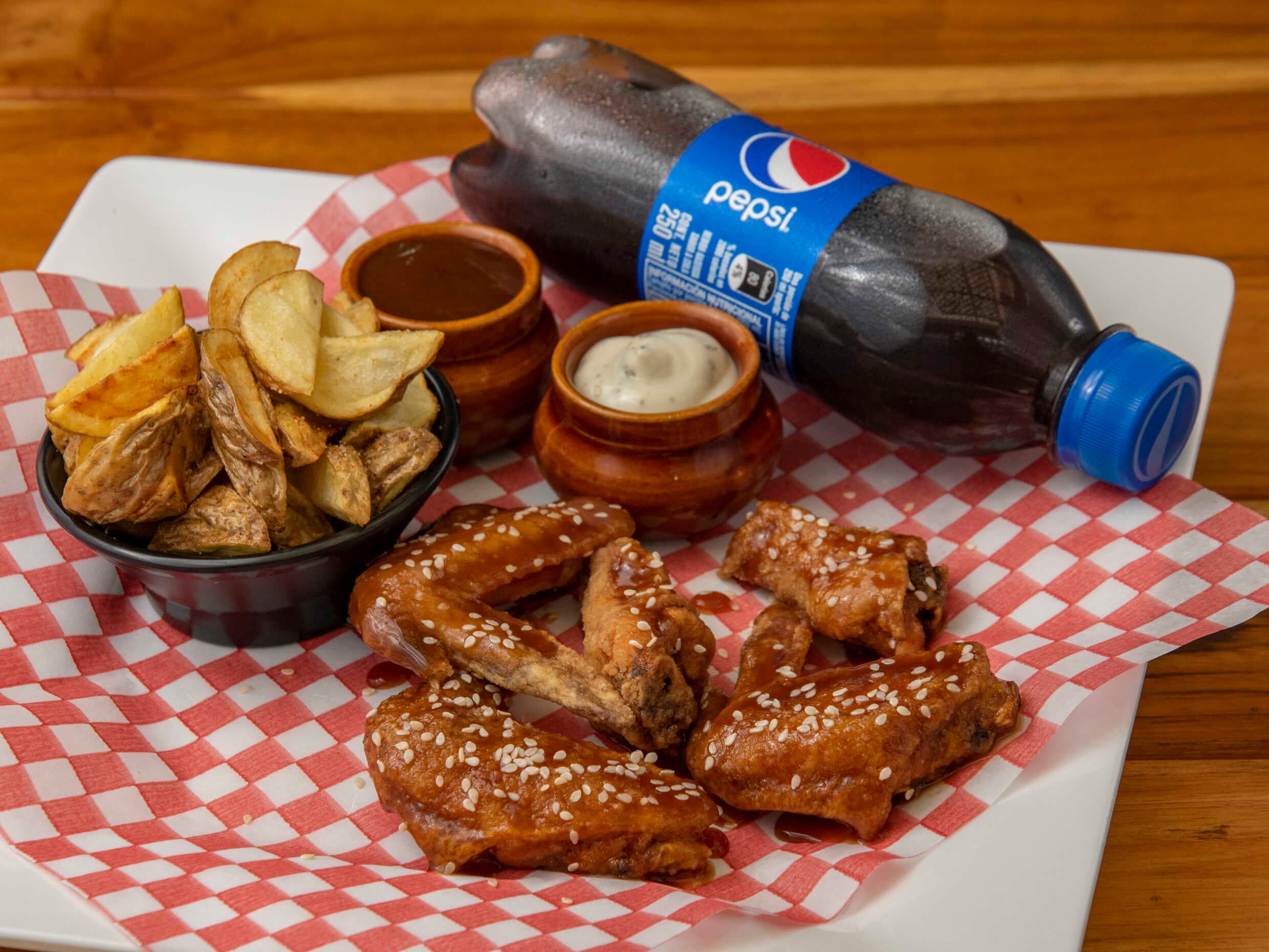 Colwings 2x1 6 Piezas de Alitas + Papas + Gaseosa